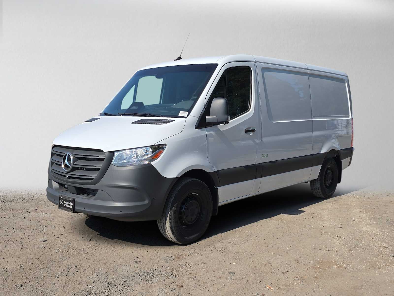 2026 Mercedes-Benz Sprinter 2500 Standard Roof I4 Diesel 144 RWD
