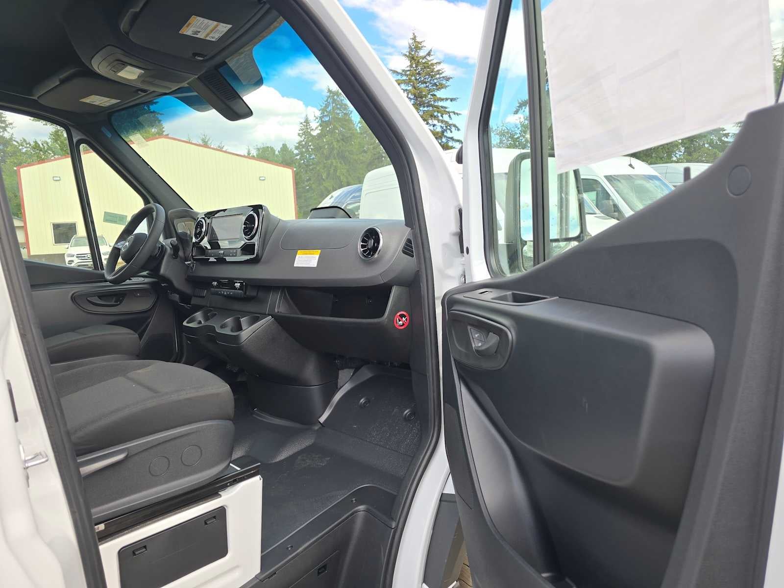 2026 Mercedes-Benz Sprinter Cargo 2500 Standard Roof I4 Diesel 144 RWD