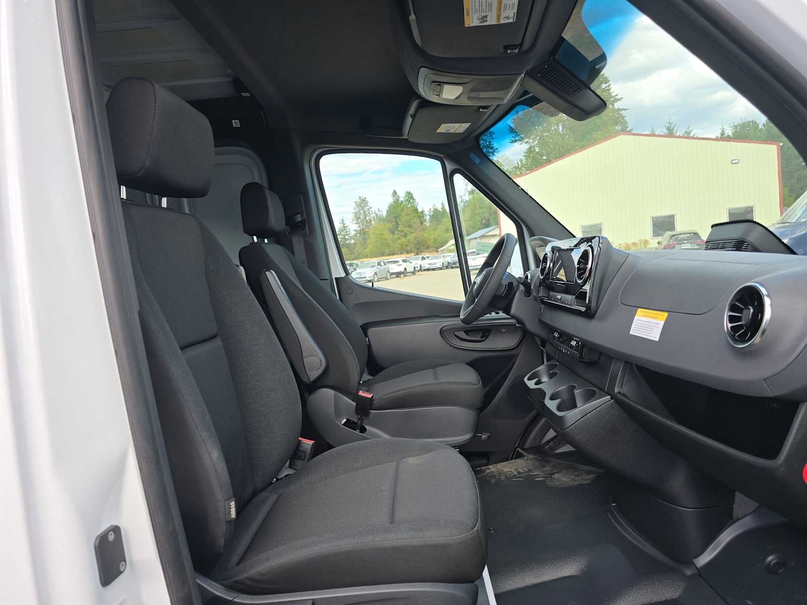 2026 Mercedes-Benz Sprinter Cargo 2500 Standard Roof I4 Diesel 144 RWD
