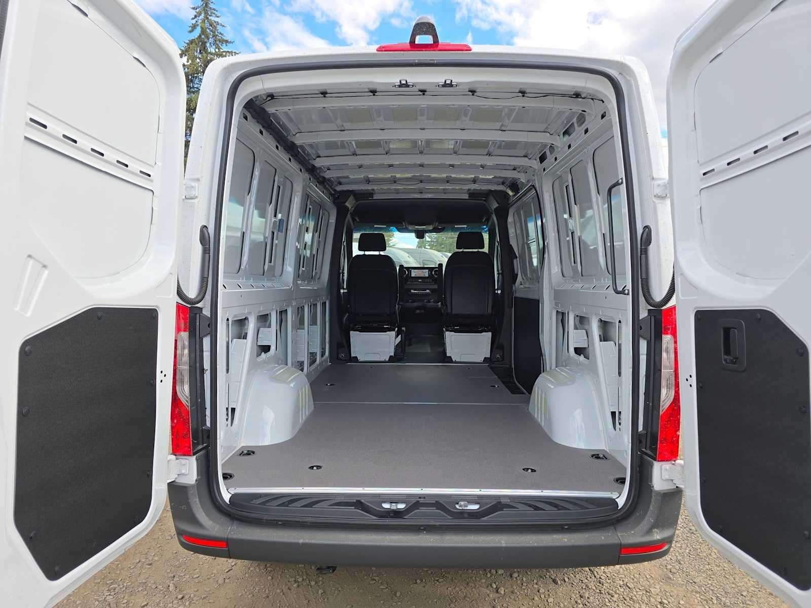 2026 Mercedes-Benz Sprinter Cargo 2500 Standard Roof I4 Diesel 144 RWD