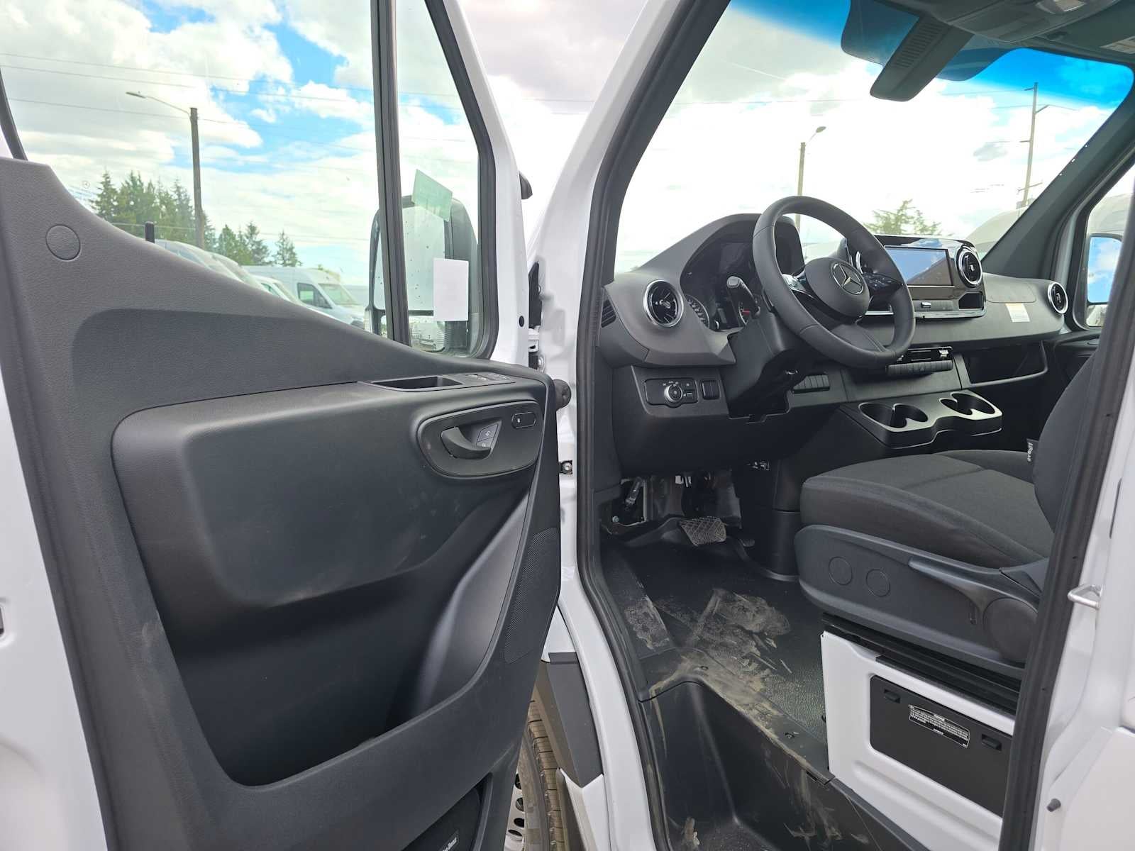 2026 Mercedes-Benz Sprinter Cargo 2500 Standard Roof I4 Diesel 144 RWD