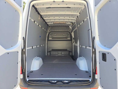2026 Mercedes-Benz Sprinter Cargo 2500 Standard Roof I4 Diesel 144 RWD