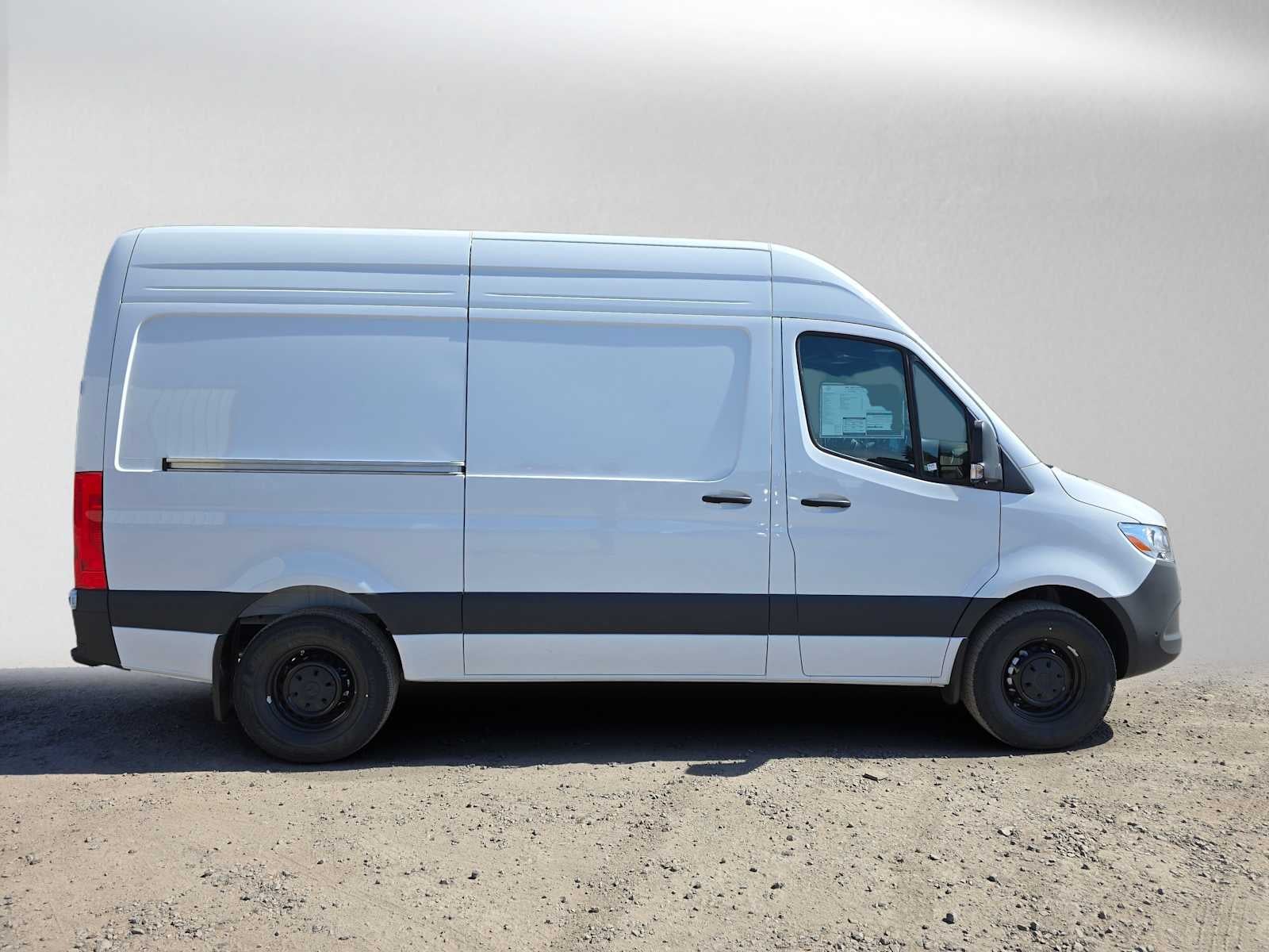 2026 Mercedes-Benz Sprinter Cargo 2500 Standard Roof I4 Diesel 144 RWD