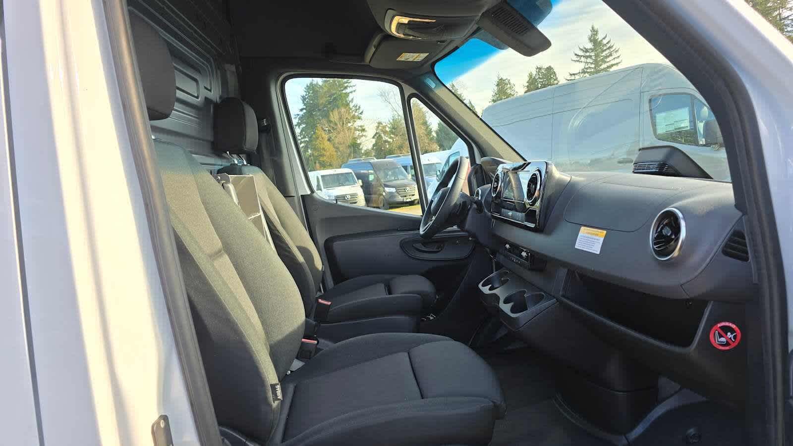 2025 Mercedes-Benz Sprinter Cargo Van 2500 Standard Roof I4 Diesel 144" RWD