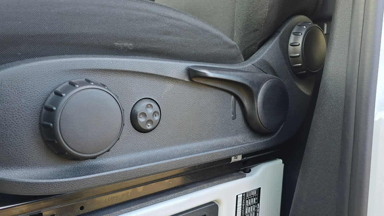 2025 Mercedes-Benz Sprinter Cargo Van 2500 Standard Roof I4 Diesel 144" RWD