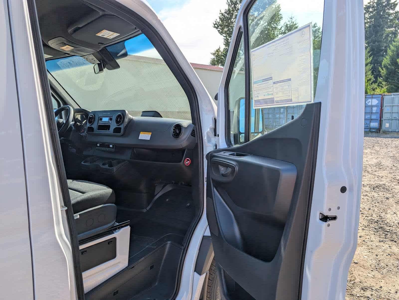 2025 Mercedes-Benz Sprinter Cargo Van 2500 Standard Roof I4 Diesel 144 RWD
