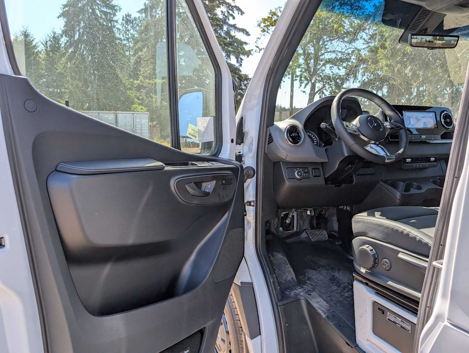 2026 Mercedes-Benz Sprinter 2500 Standard Roof I4 Diesel 144 RWD