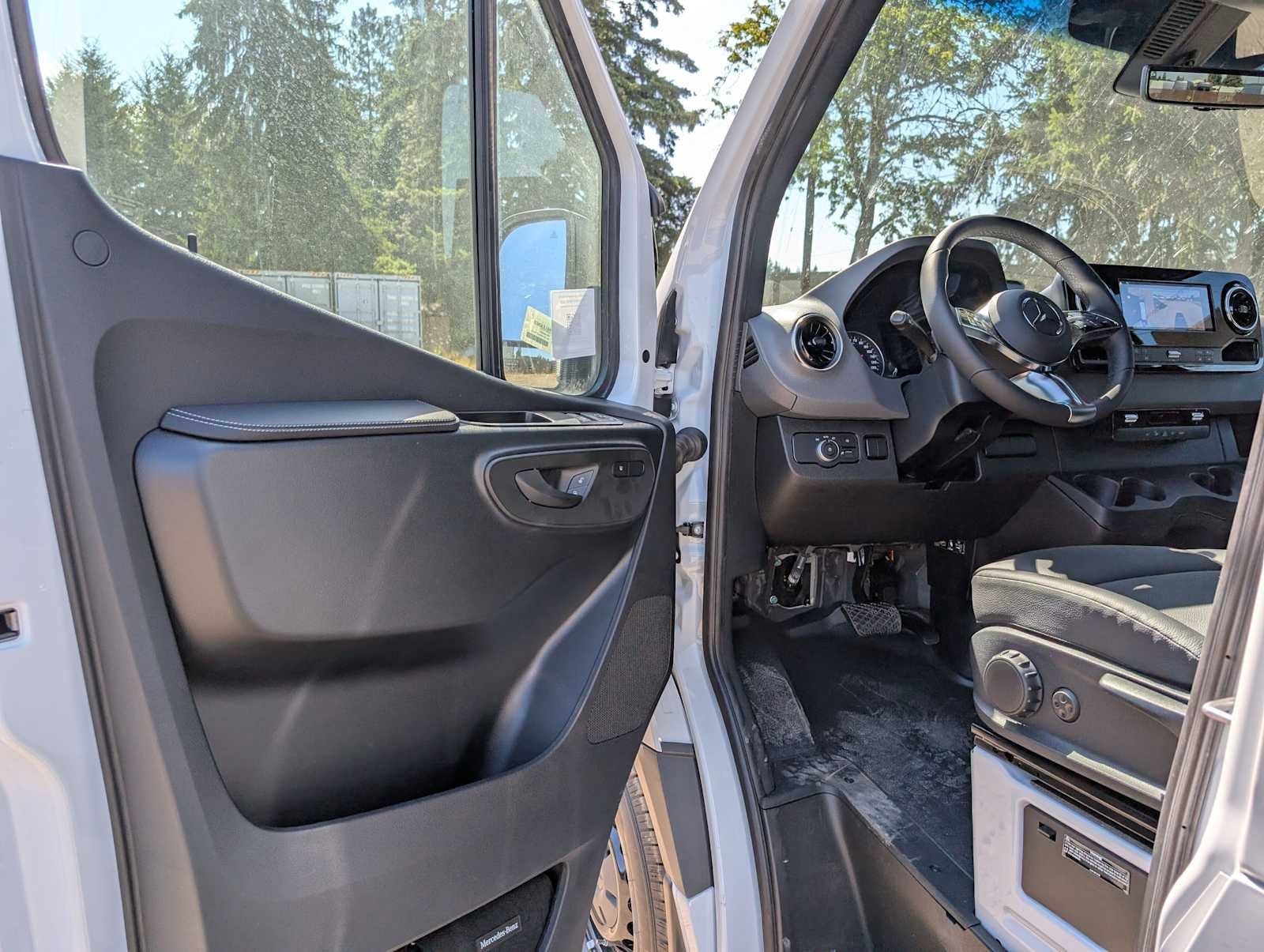 2026 Mercedes-Benz Sprinter 2500 Standard Roof I4 Diesel 144 RWD