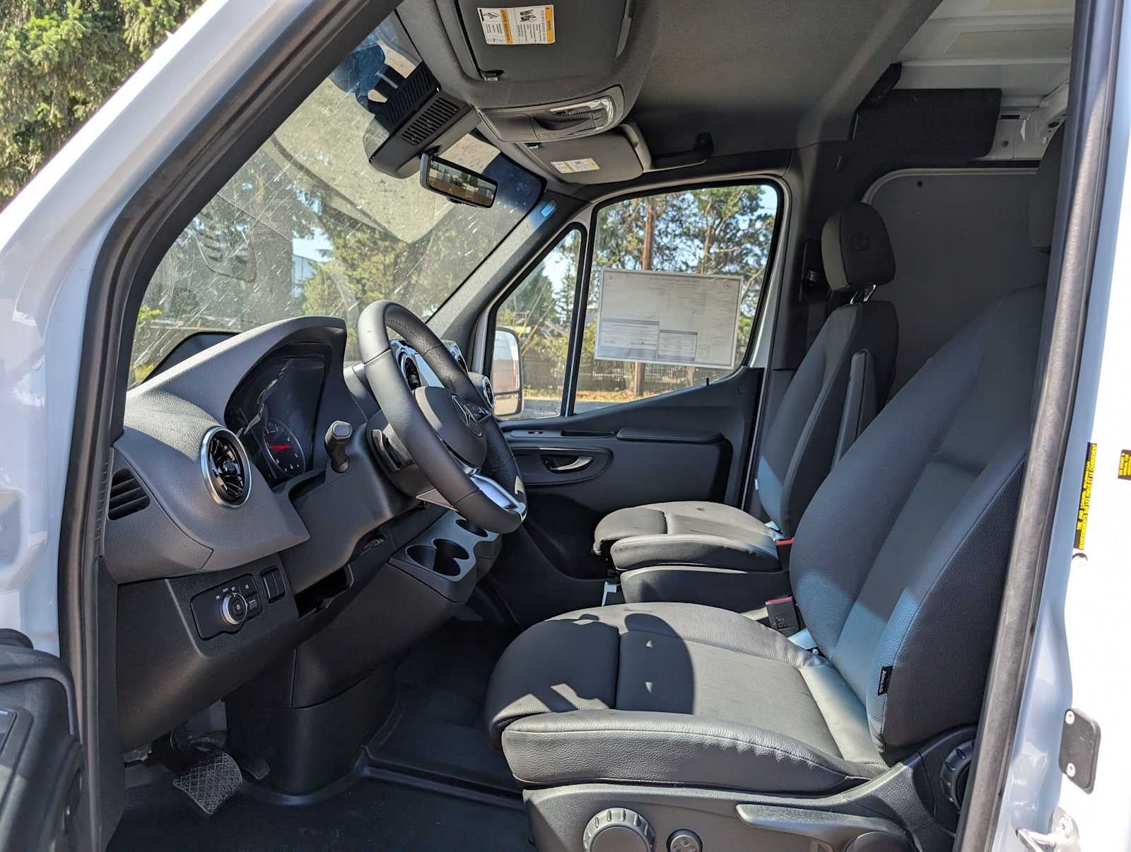 2026 Mercedes-Benz Sprinter 2500 Standard Roof I4 Diesel 144 RWD