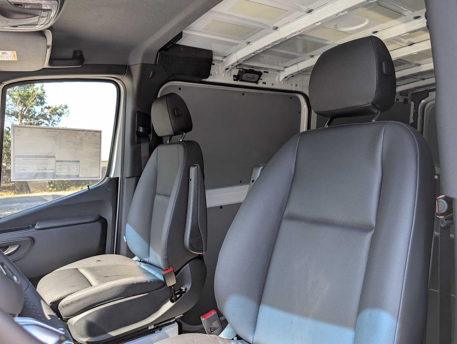 2026 Mercedes-Benz Sprinter 2500 Standard Roof I4 Diesel 144 RWD