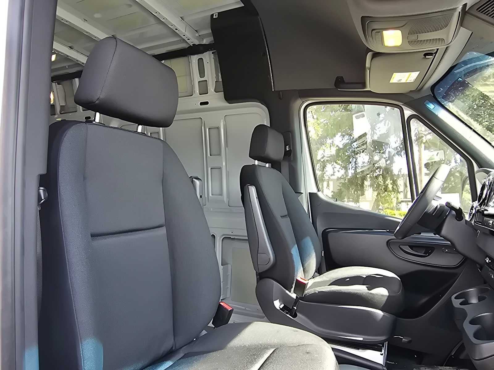 2026 Mercedes-Benz Sprinter 2500 Standard Roof I4 Diesel 144 RWD