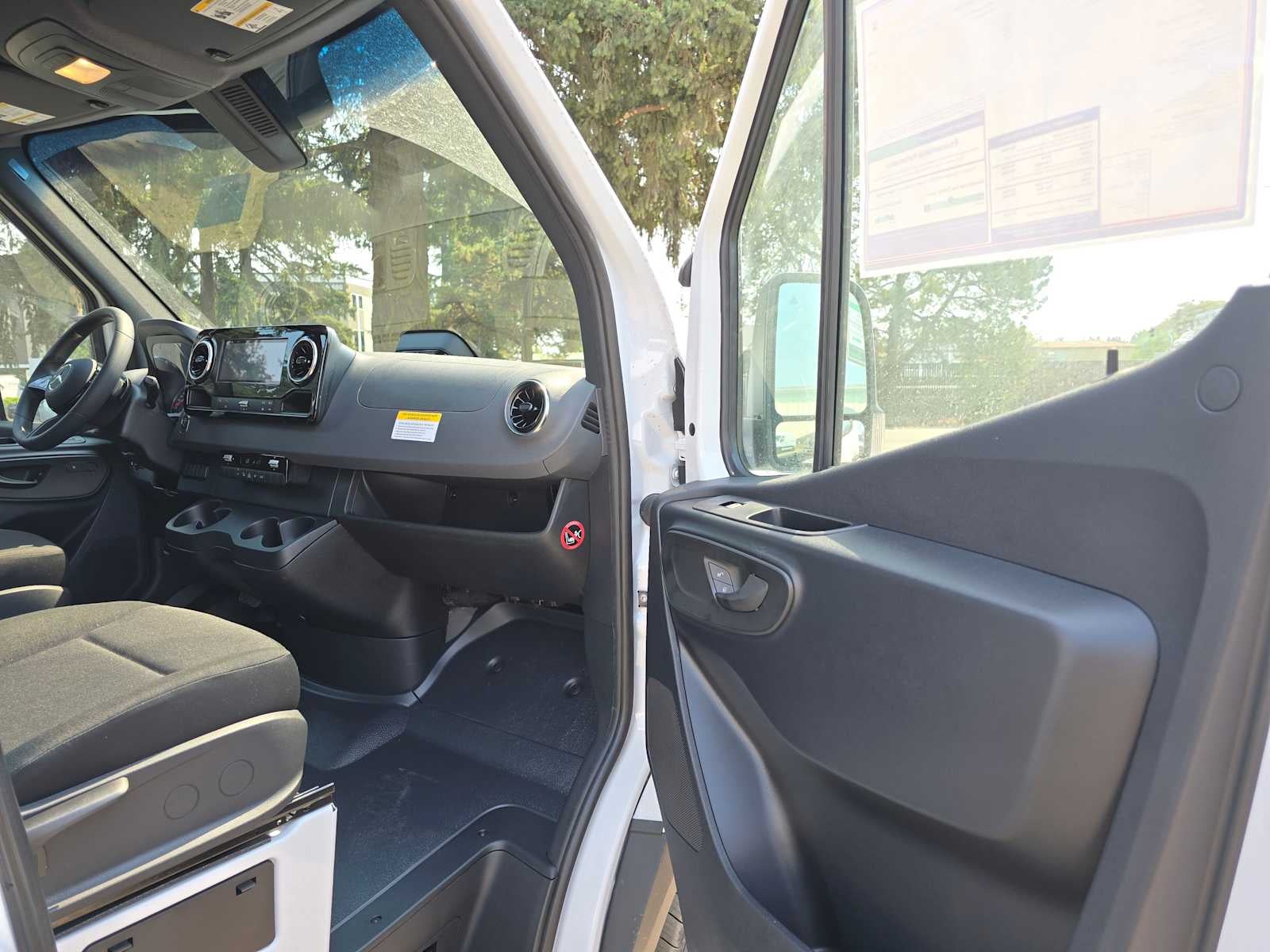 2026 Mercedes-Benz Sprinter 2500 Standard Roof I4 Diesel 144 RWD