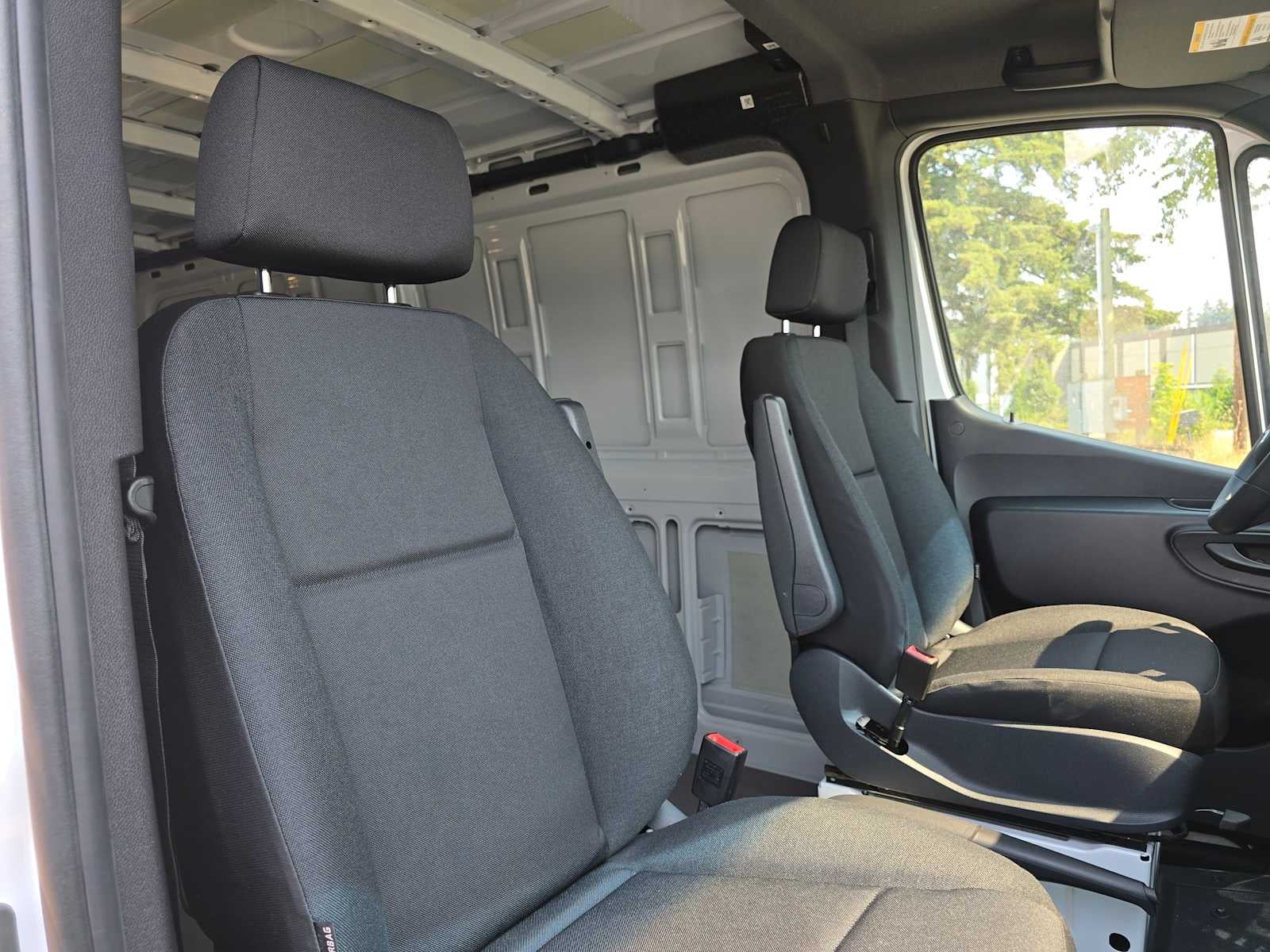 2026 Mercedes-Benz Sprinter 2500 Standard Roof I4 Diesel 144 RWD