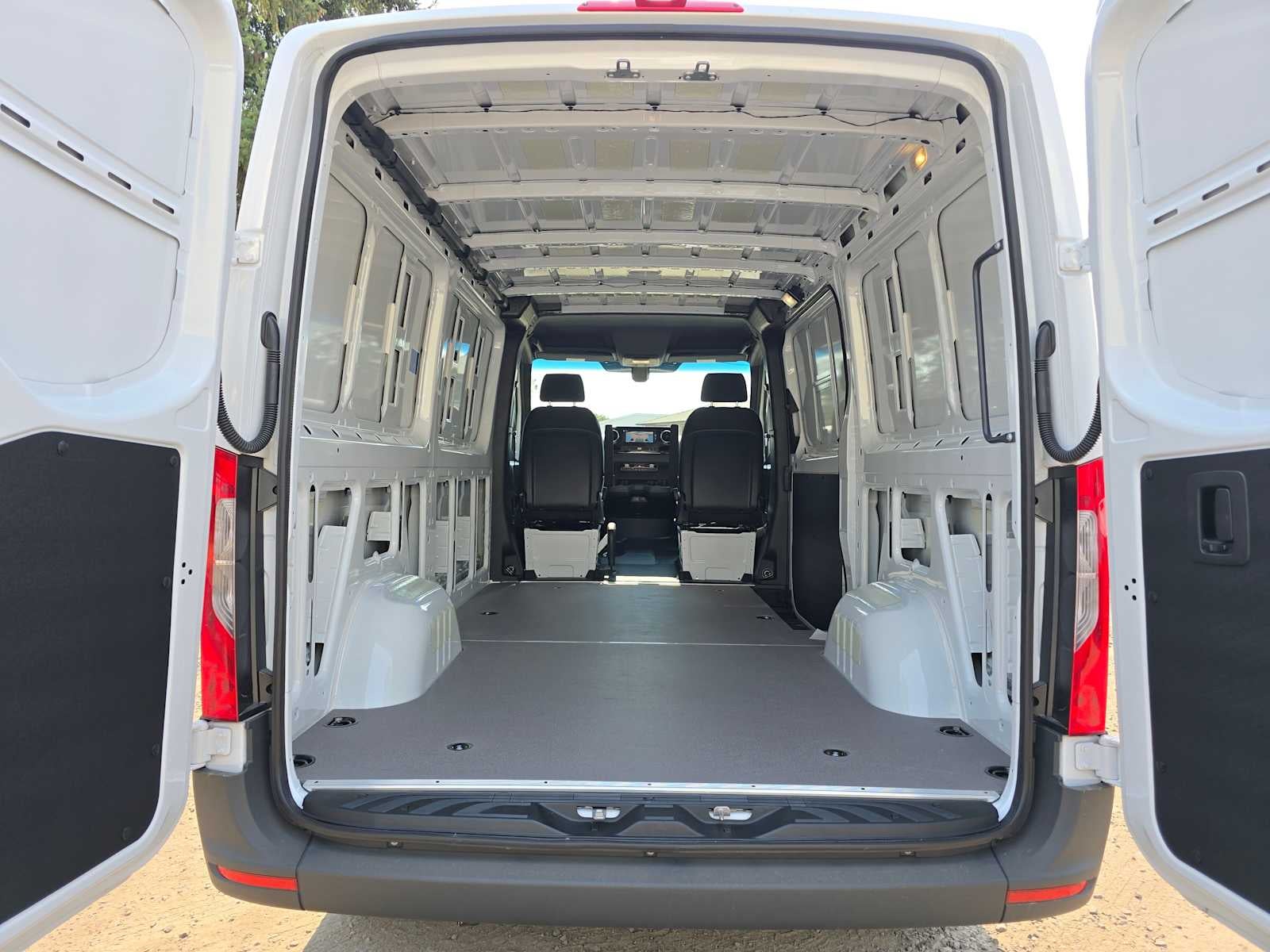 2026 Mercedes-Benz Sprinter 2500 Standard Roof I4 Diesel 144 RWD
