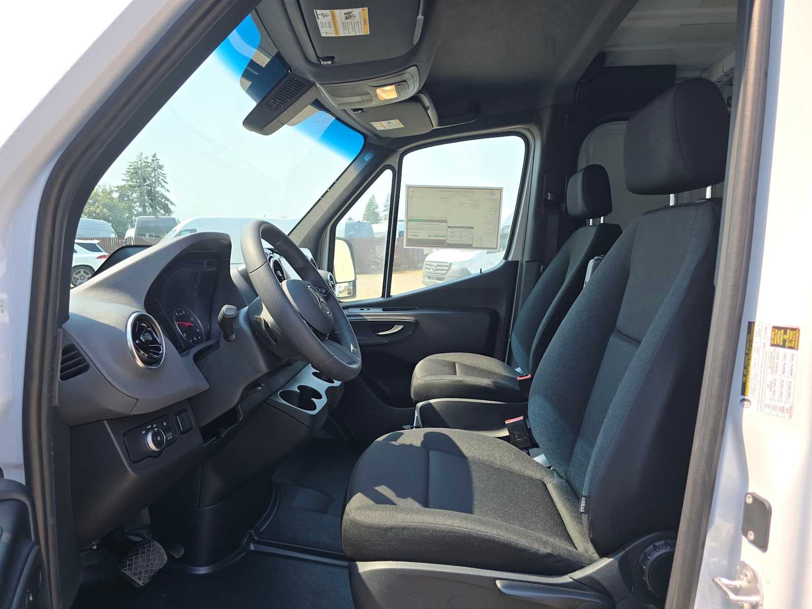 2026 Mercedes-Benz Sprinter 2500 Standard Roof I4 Diesel 144 RWD