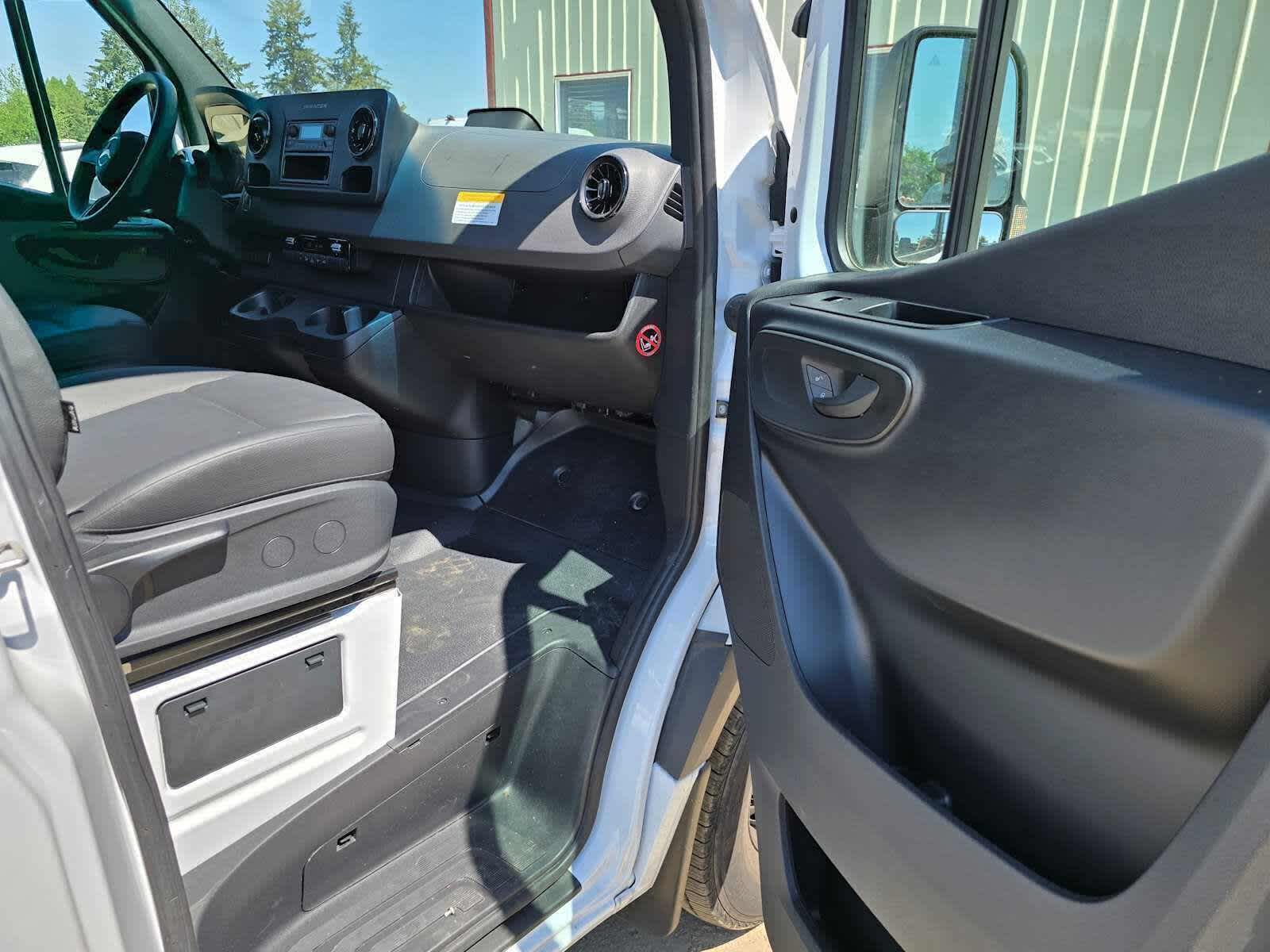 2025 Mercedes-Benz Sprinter Cargo Van 2500 Standard Roof I4 Diesel 144 RWD