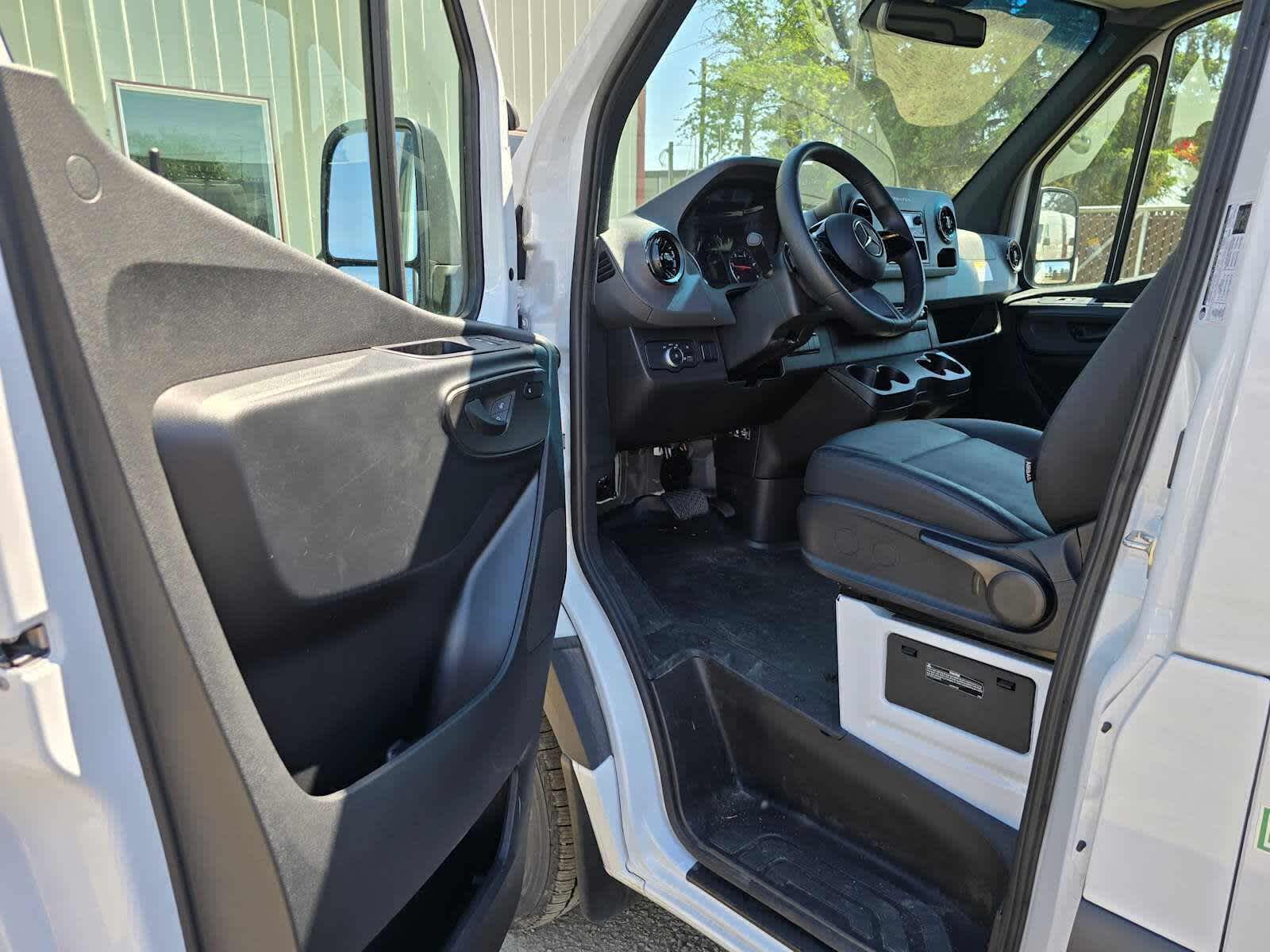 2025 Mercedes-Benz Sprinter Cargo Van 2500 Standard Roof I4 Diesel 144 RWD