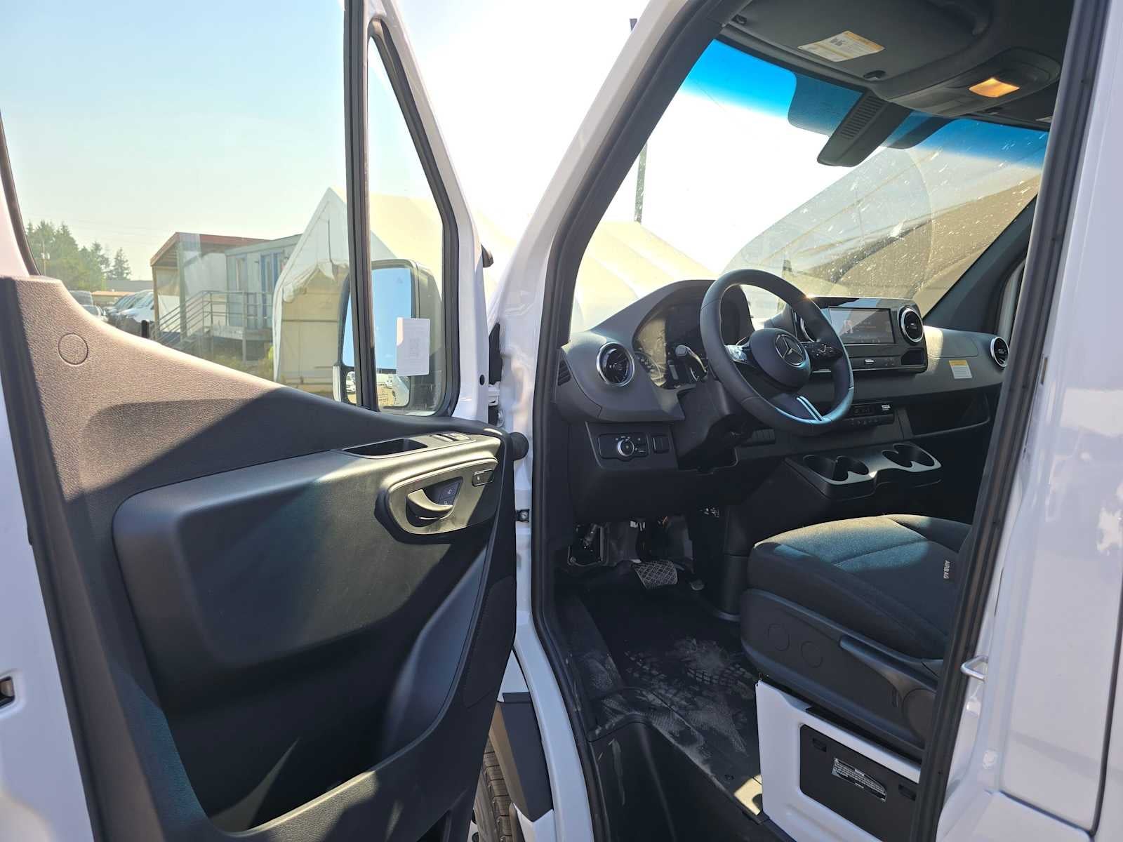 2026 Mercedes-Benz Sprinter 2500 Standard Roof I4 Diesel 144 RWD