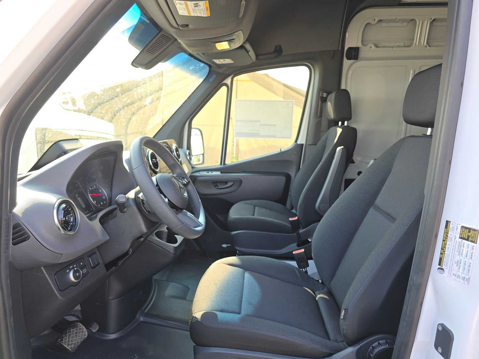 2026 Mercedes-Benz Sprinter 2500 Standard Roof I4 Diesel 144 RWD
