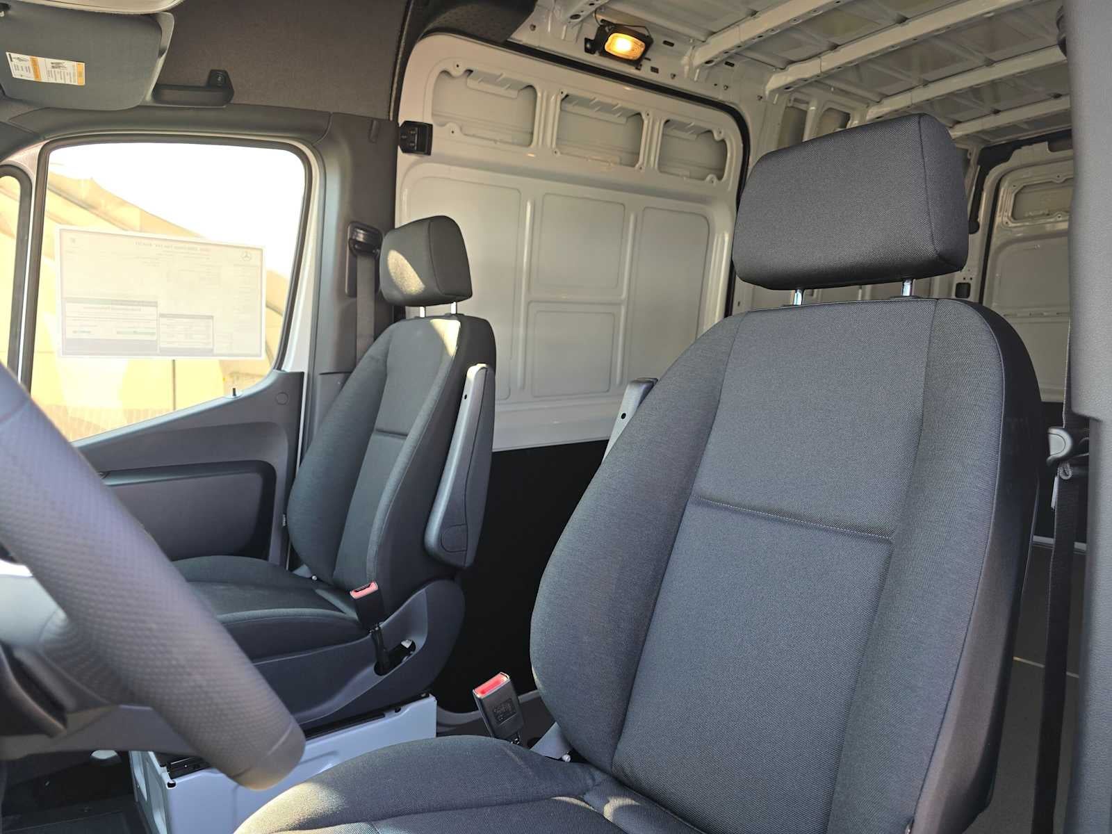 2026 Mercedes-Benz Sprinter 2500 Standard Roof I4 Diesel 144 RWD