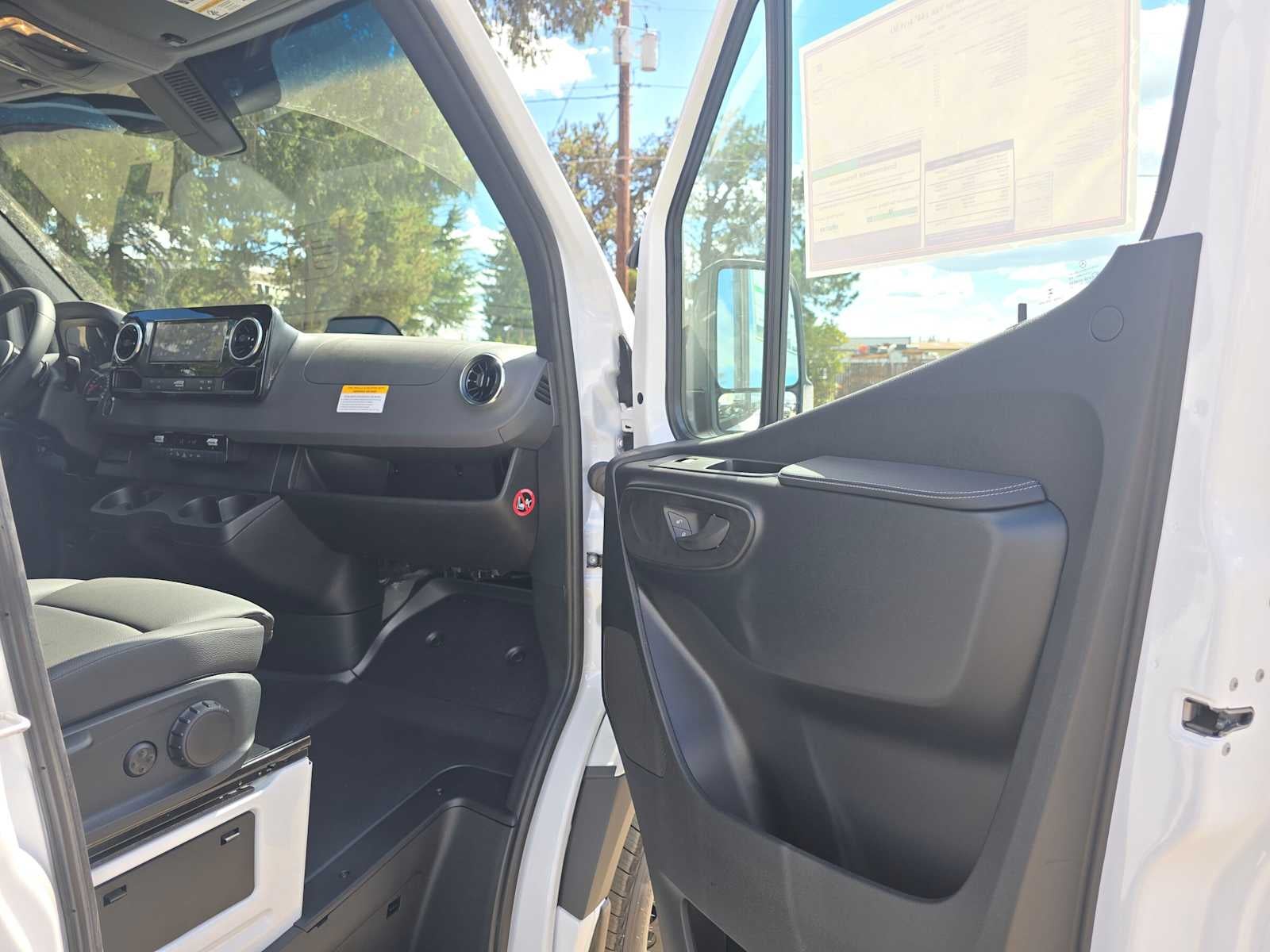 2026 Mercedes-Benz Sprinter 2500 Standard Roof I4 Diesel 144 RWD