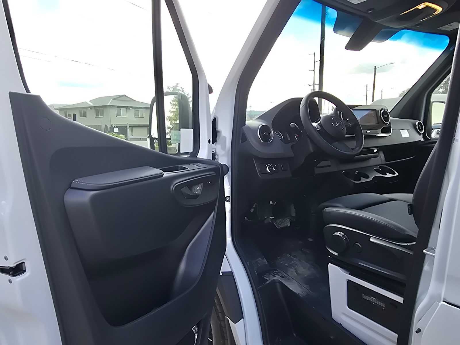 2026 Mercedes-Benz Sprinter 2500 Standard Roof I4 Diesel 144 RWD