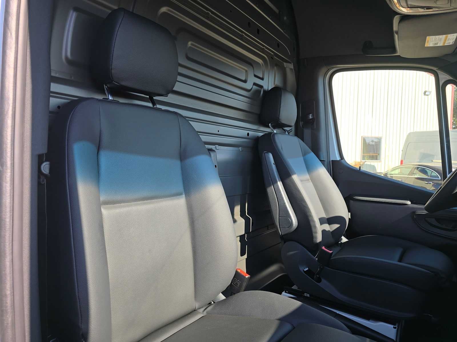 2026 Mercedes-Benz Sprinter Cargo 2500 Standard Roof I4 Diesel 144 RWD