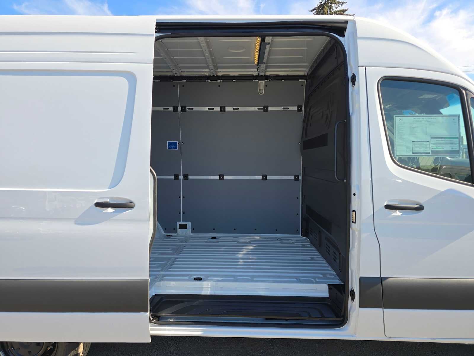 2026 Mercedes-Benz Sprinter Cargo 2500 Standard Roof I4 Diesel 144 RWD