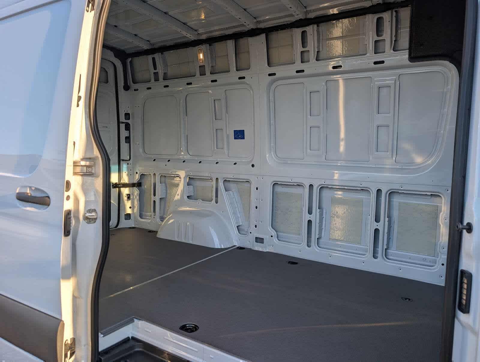 2025 Mercedes-Benz Sprinter Cargo Van 2500 Standard Roof I4 Diesel 144 RWD