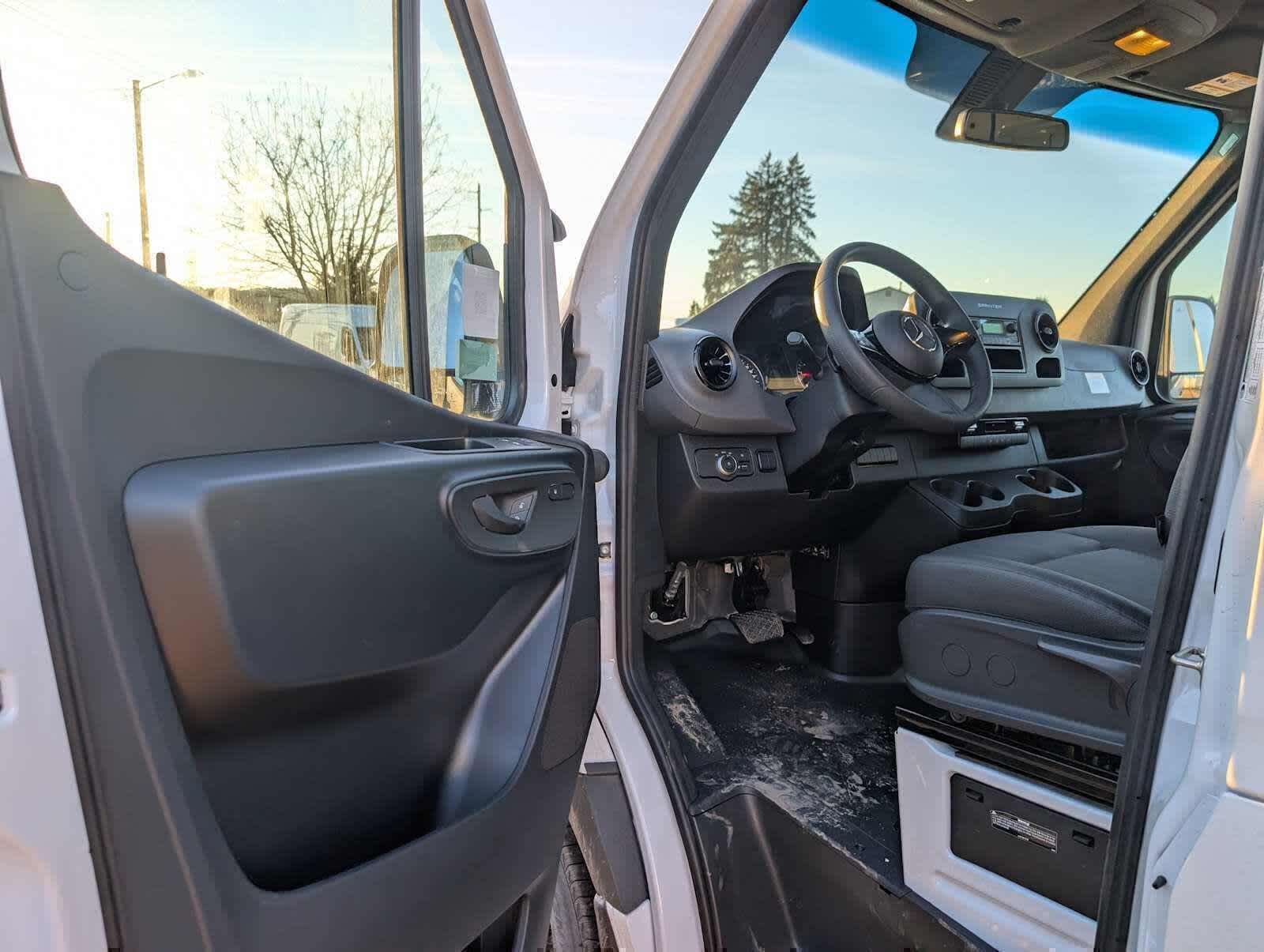 2025 Mercedes-Benz Sprinter Cargo Van 2500 Standard Roof I4 Diesel 144 RWD