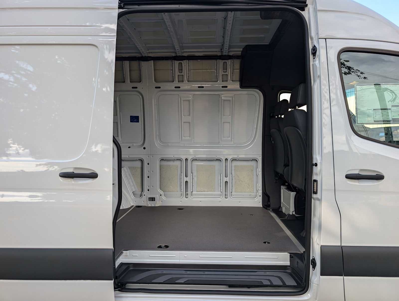 2025 Mercedes-Benz Sprinter Cargo Van 2500 Standard Roof I4 Diesel 144" RWD