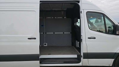 2025 Mercedes-Benz Sprinter Cargo Van 2500 Standard Roof I4 Diesel 144" RWD