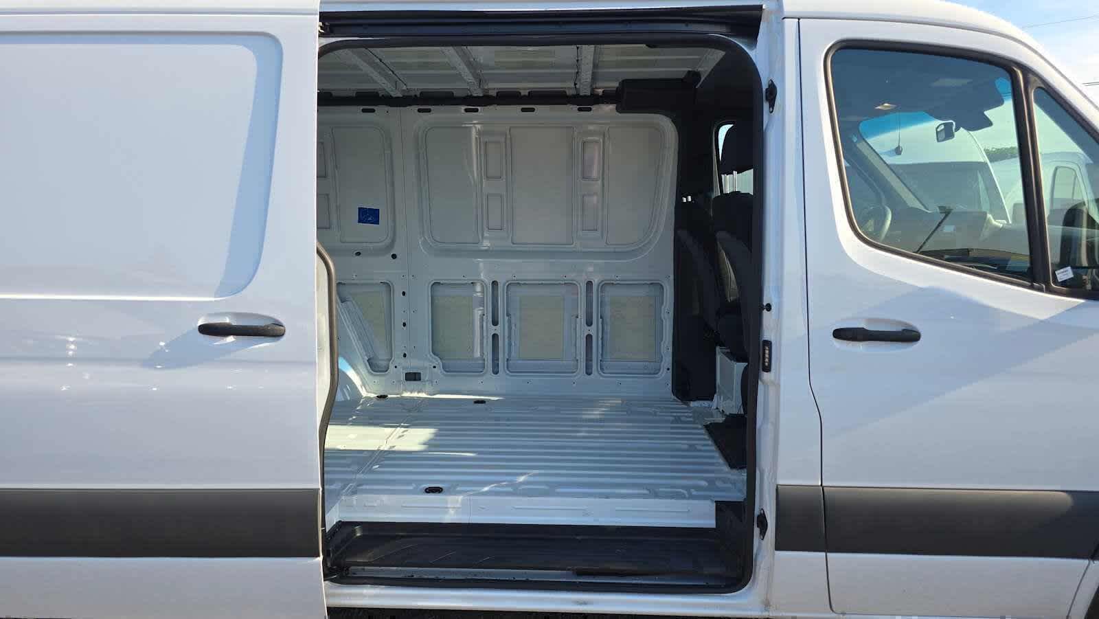 2025 Mercedes-Benz Sprinter Cargo Van 2500 Standard Roof I4 Diesel 144 RWD