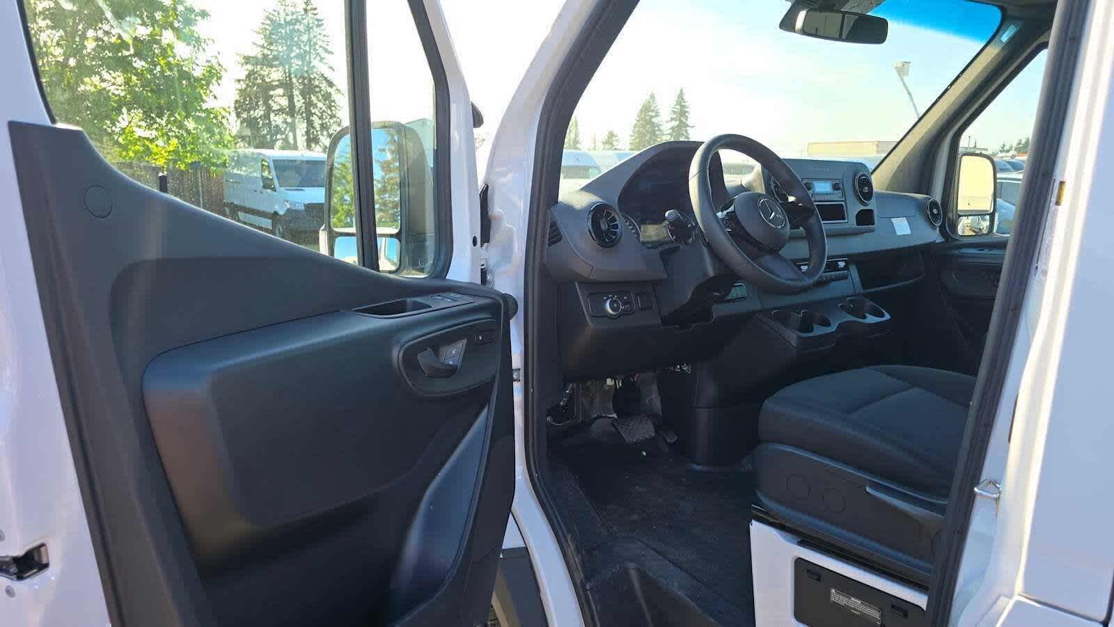 2025 Mercedes-Benz Sprinter Cargo Van 2500 Standard Roof I4 Diesel 144 RWD
