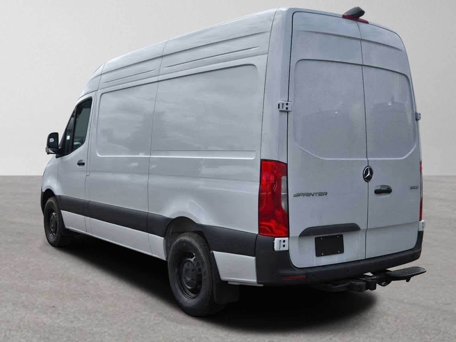 2026 Mercedes-Benz Sprinter 2500 Standard Roof I4 Diesel 144 RWD