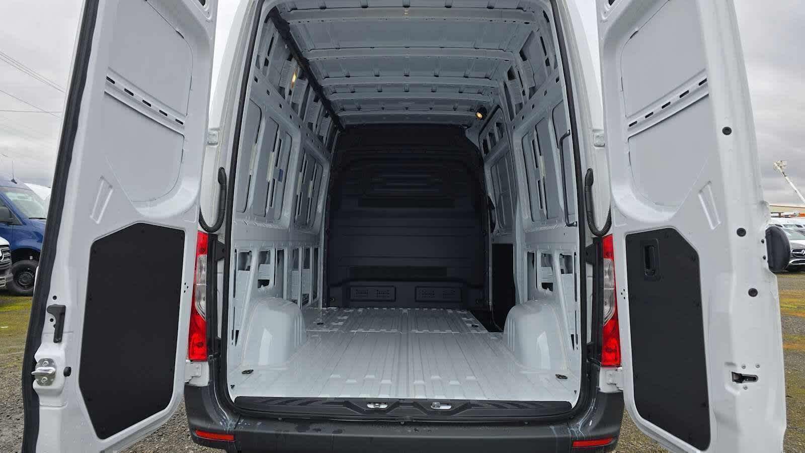 2025 Mercedes-Benz Sprinter Cargo Van 2500 Standard Roof I4 Diesel 144 RWD