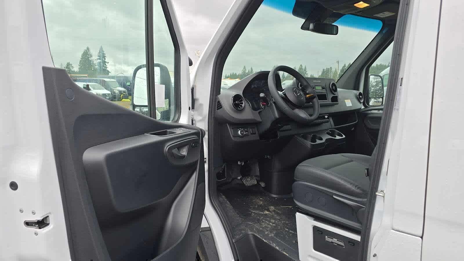 2025 Mercedes-Benz Sprinter Cargo Van 2500 Standard Roof I4 Diesel 144 RWD
