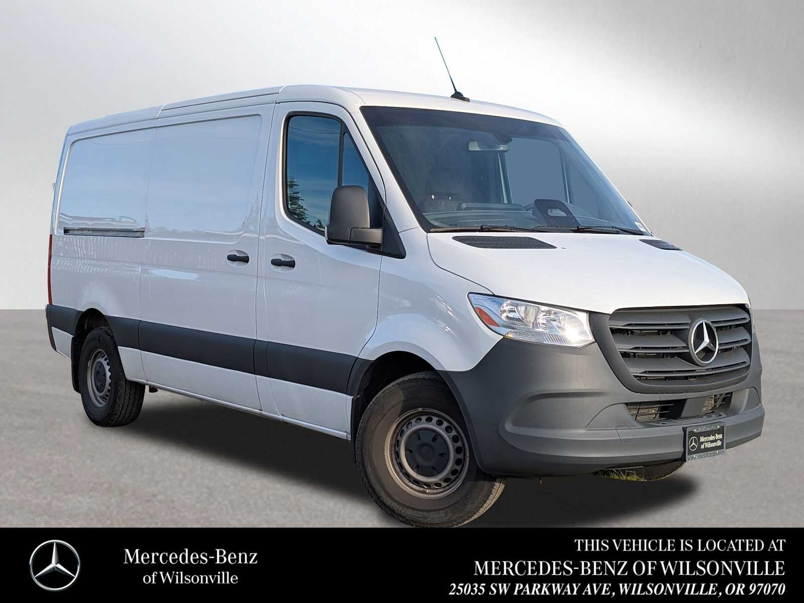 2025 Mercedes-Benz Sprinter Cargo Van 2500 Standard Roof I4 Diesel 144" RWD
