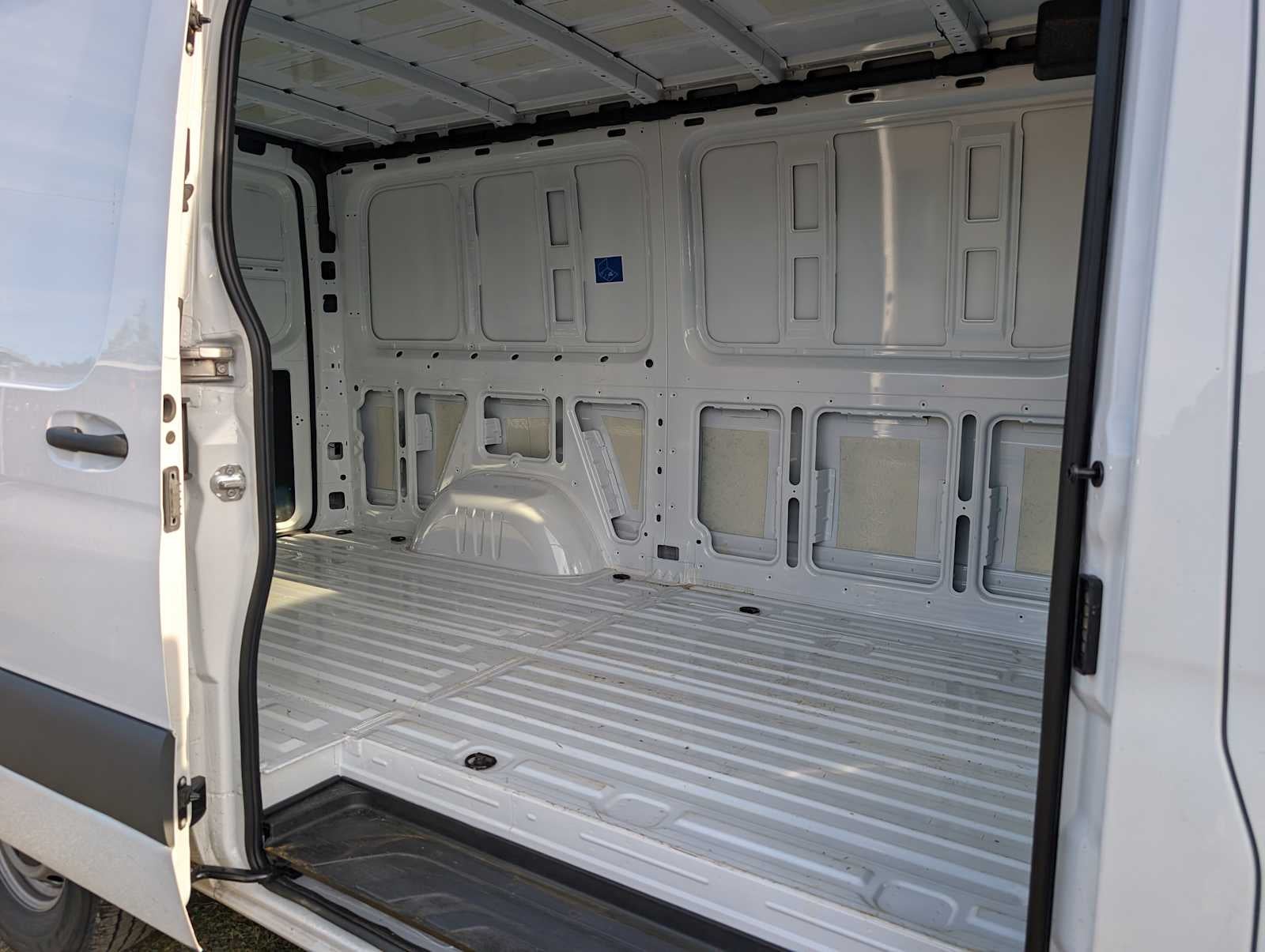 2025 Mercedes-Benz Sprinter Cargo Van 2500 Standard Roof I4 Diesel 144" RWD