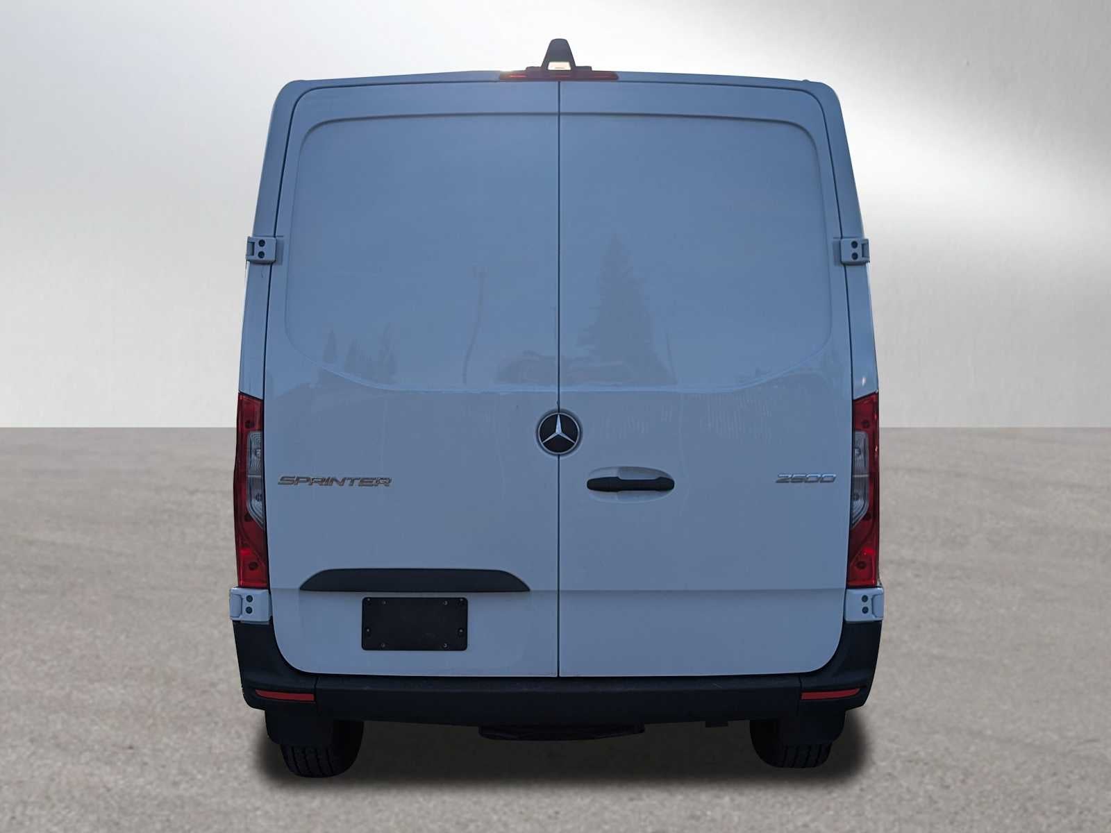 2025 Mercedes-Benz Sprinter Cargo Van 2500 Standard Roof I4 Diesel 144" RWD