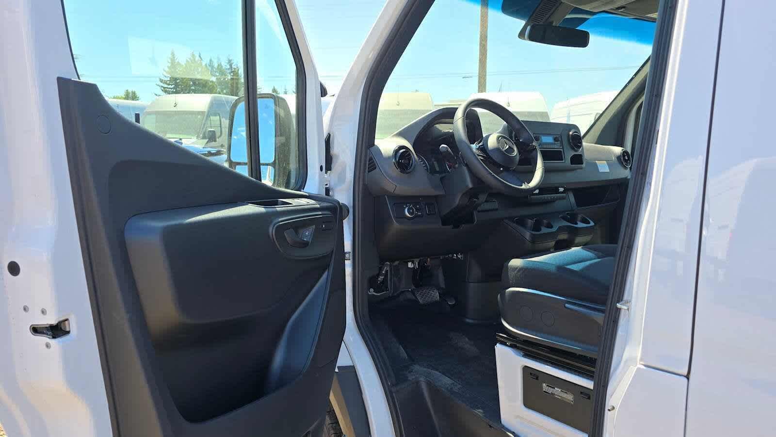 2025 Mercedes-Benz Sprinter Cargo Van 2500 Standard Roof I4 Diesel 144 RWD