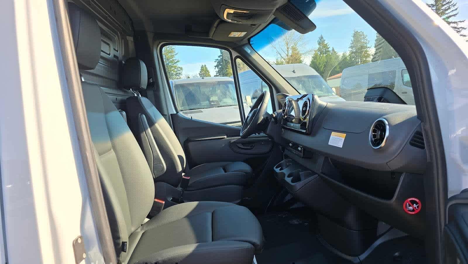 2026 Mercedes-Benz Sprinter 2500 Standard Roof I4 Diesel 144 RWD