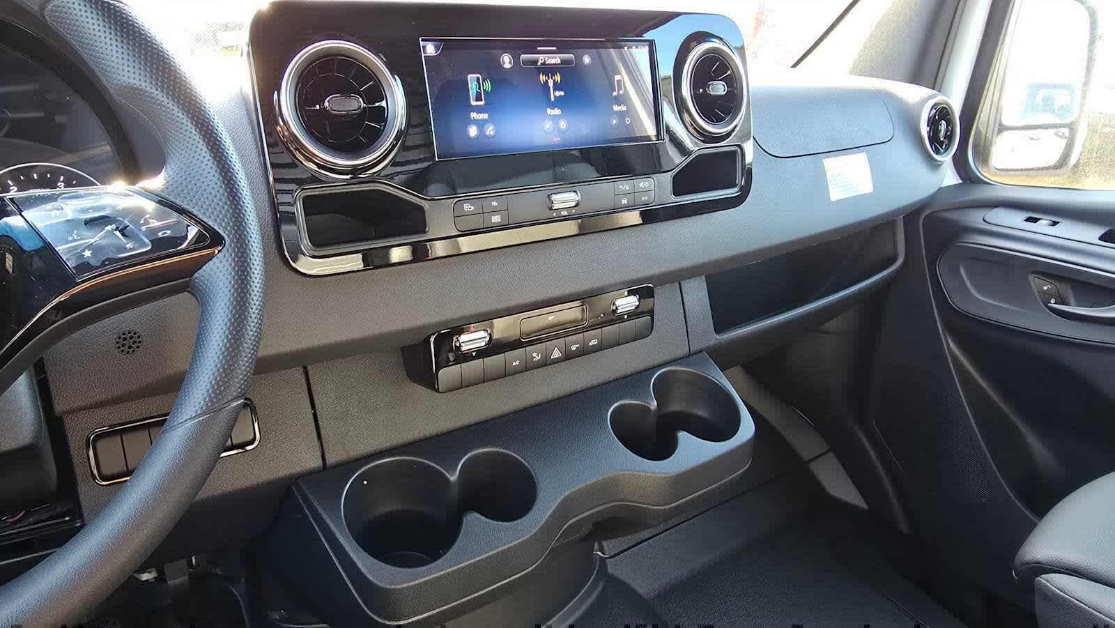 2026 Mercedes-Benz Sprinter 2500 Standard Roof I4 Diesel 144 RWD