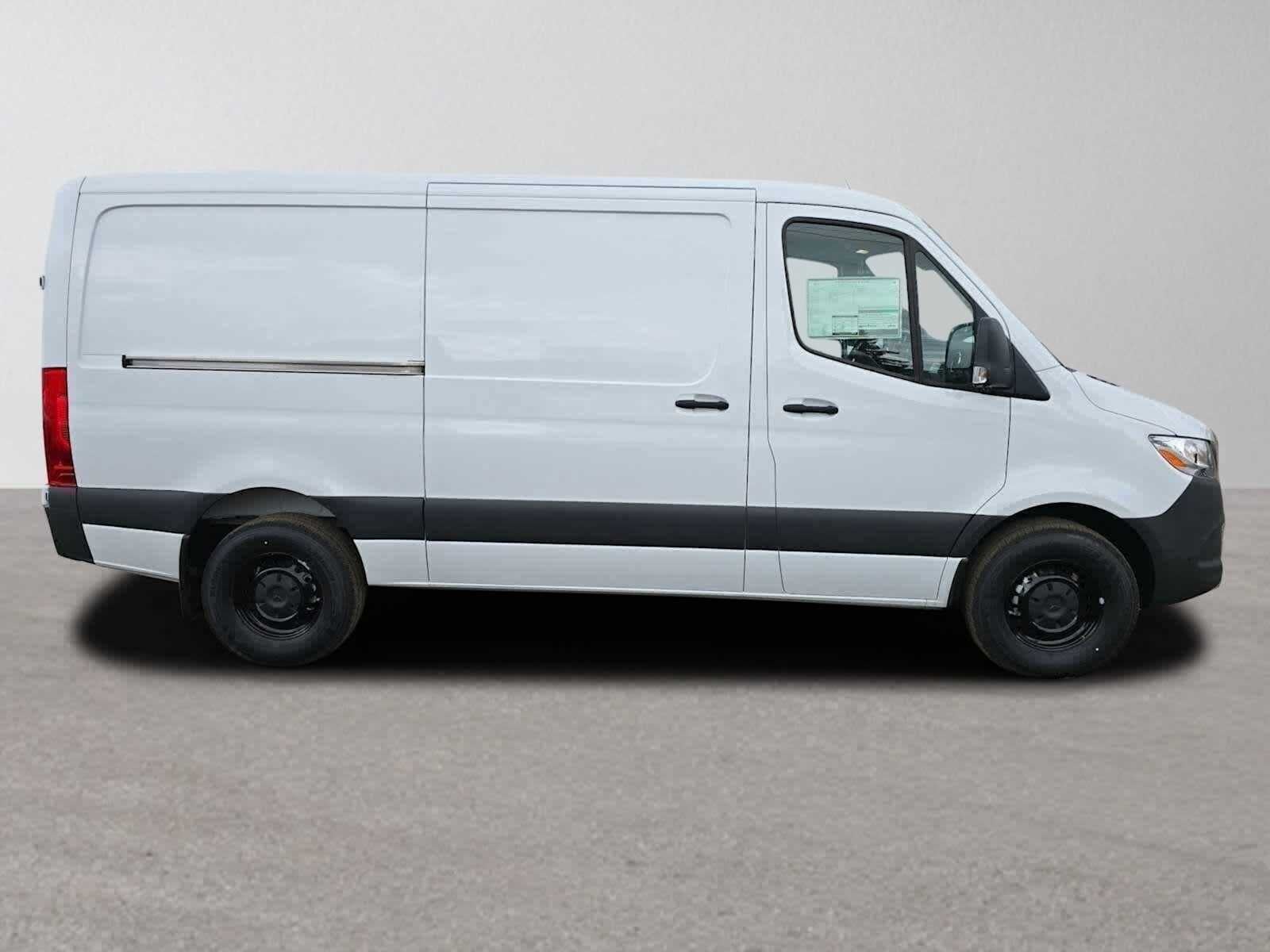 2026 Mercedes-Benz Sprinter 2500 Standard Roof I4 Diesel 144 RWD