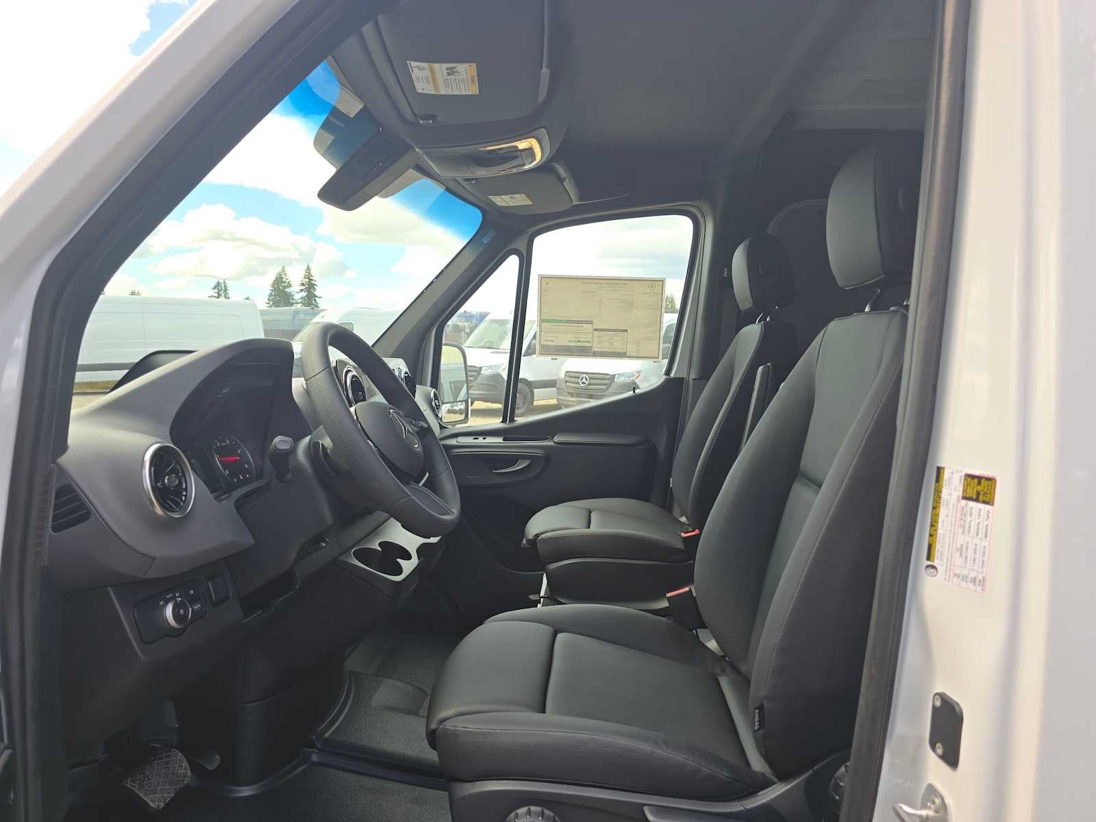2026 Mercedes-Benz Sprinter 2500 Standard Roof I4 Diesel 144 RWD