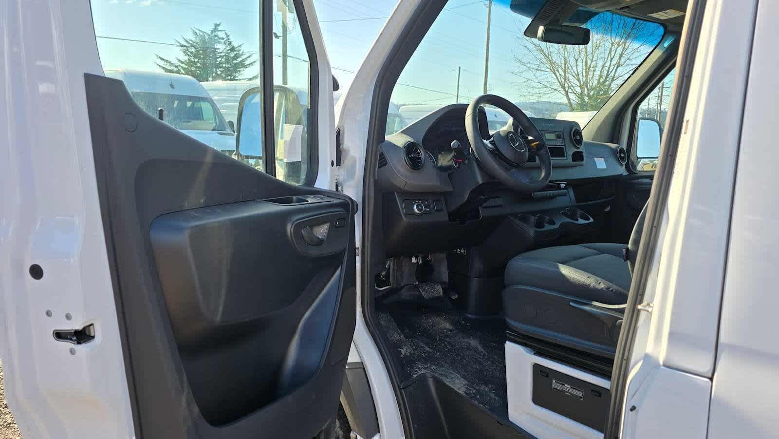 2025 Mercedes-Benz Sprinter Cargo Van 2500 Standard Roof I4 Diesel 144 RWD