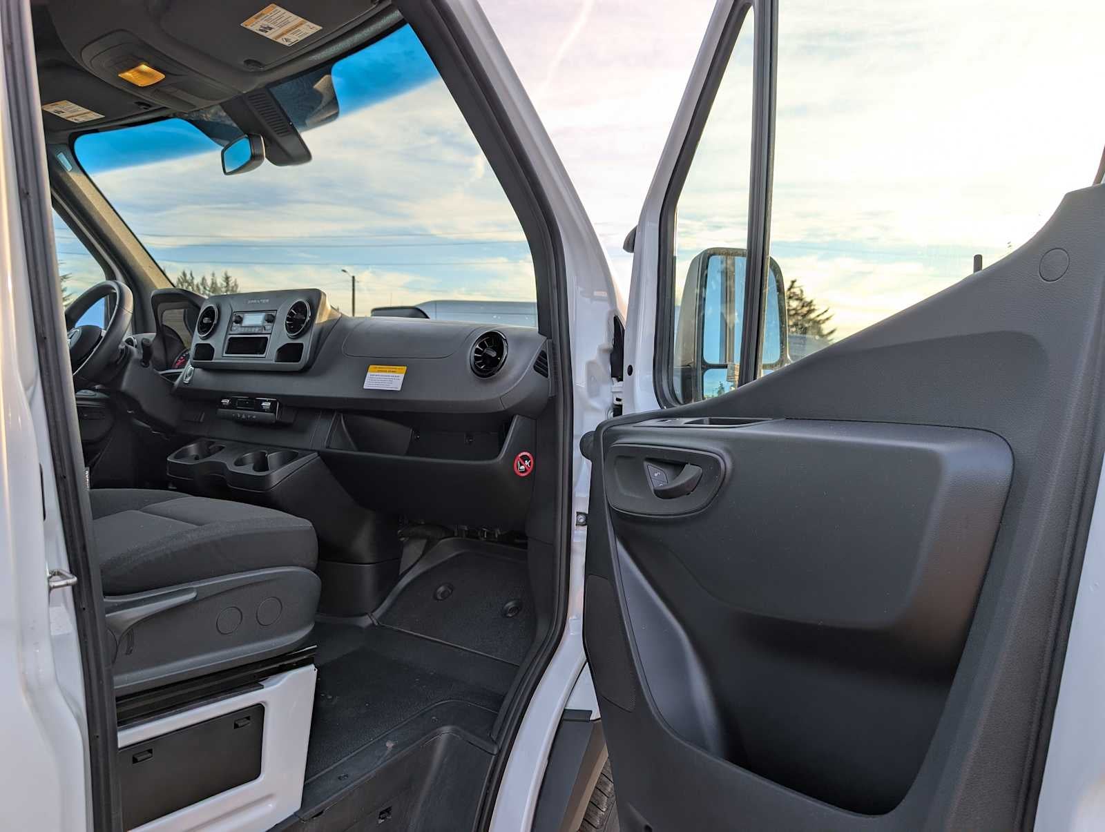 2025 Mercedes-Benz Sprinter Cargo Van 2500 Standard Roof I4 Diesel 144" RWD