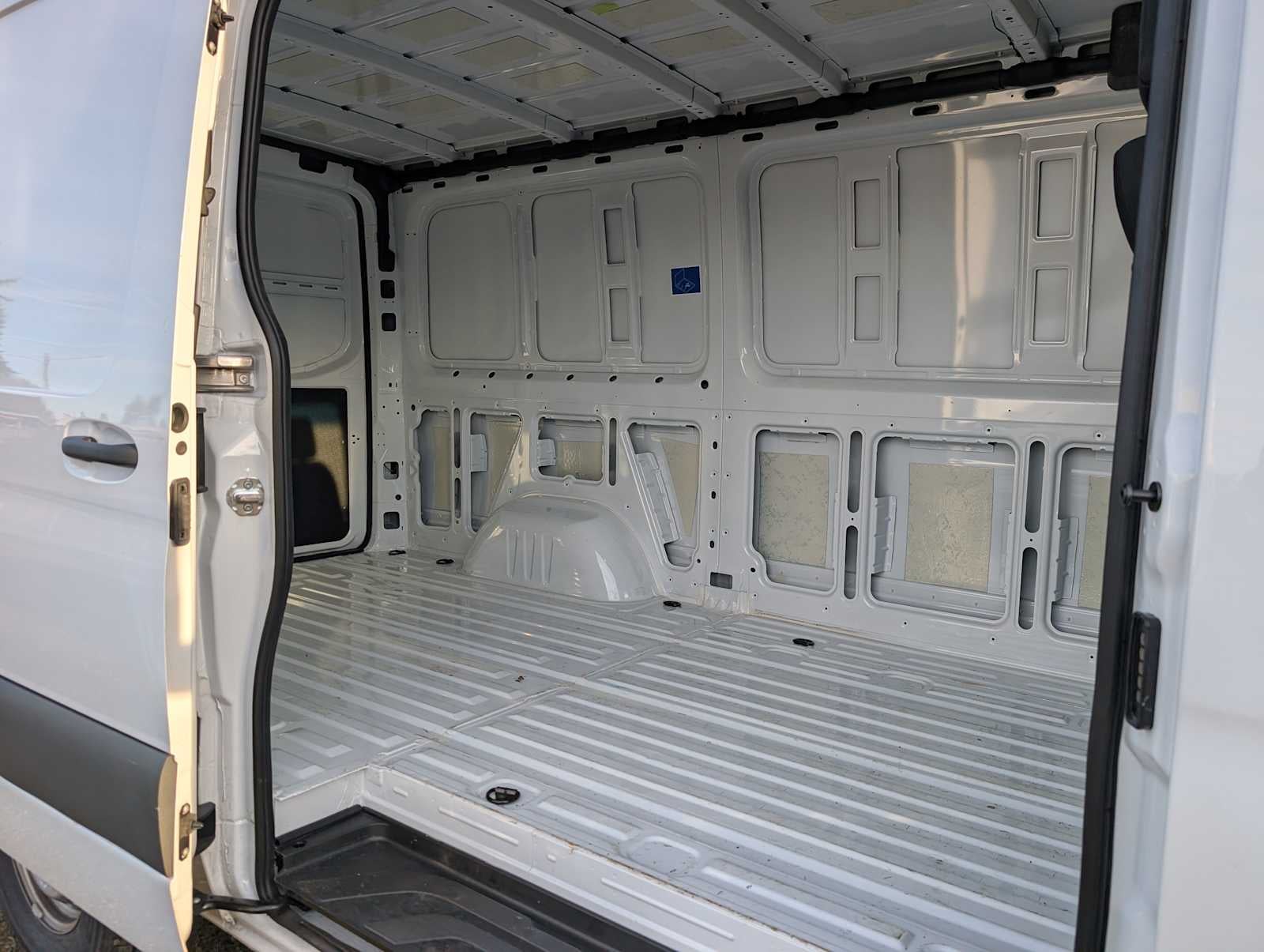 2025 Mercedes-Benz Sprinter Cargo Van 2500 Standard Roof I4 Diesel 144" RWD