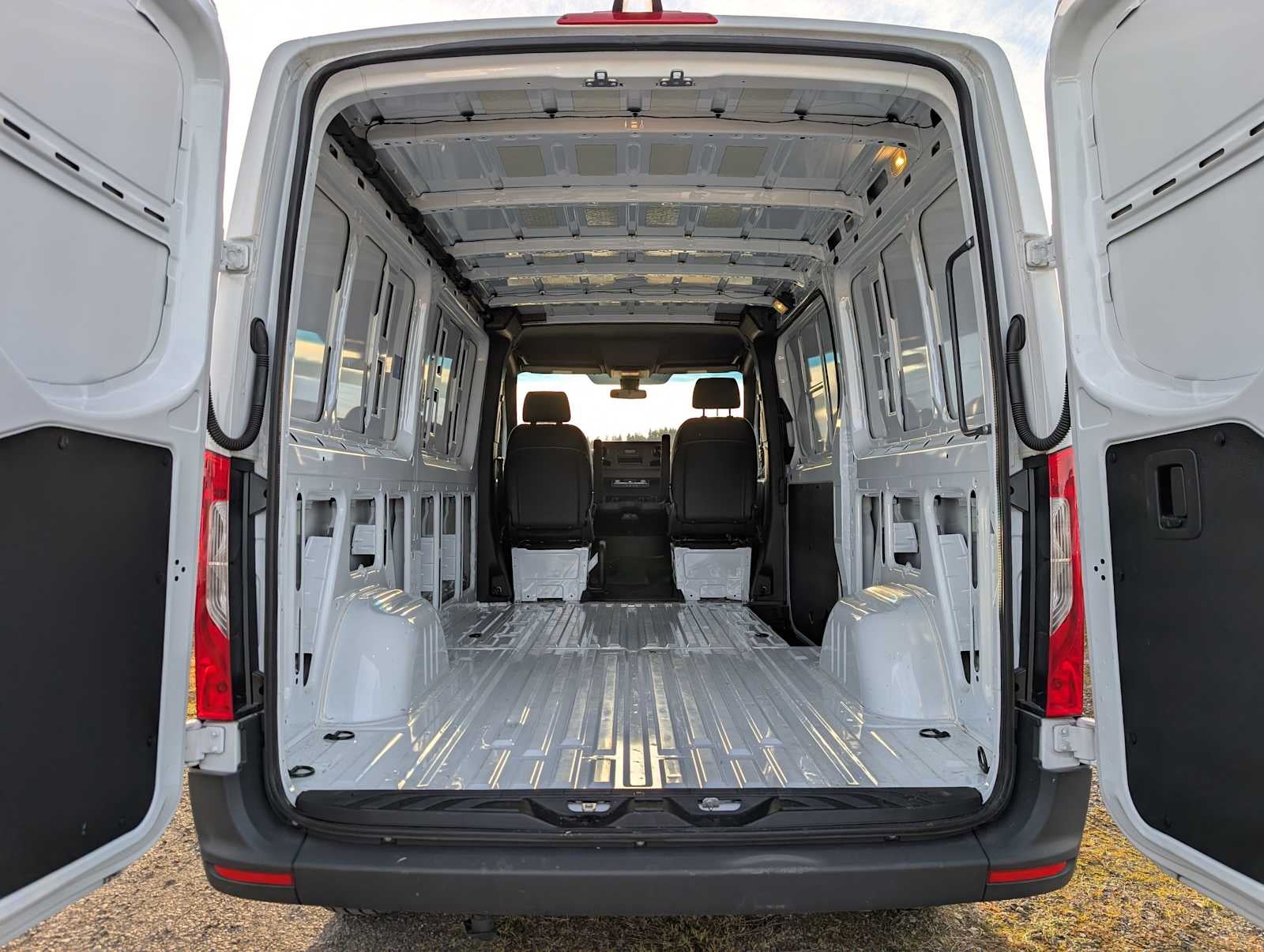 2025 Mercedes-Benz Sprinter Cargo Van 2500 Standard Roof I4 Diesel 144" RWD