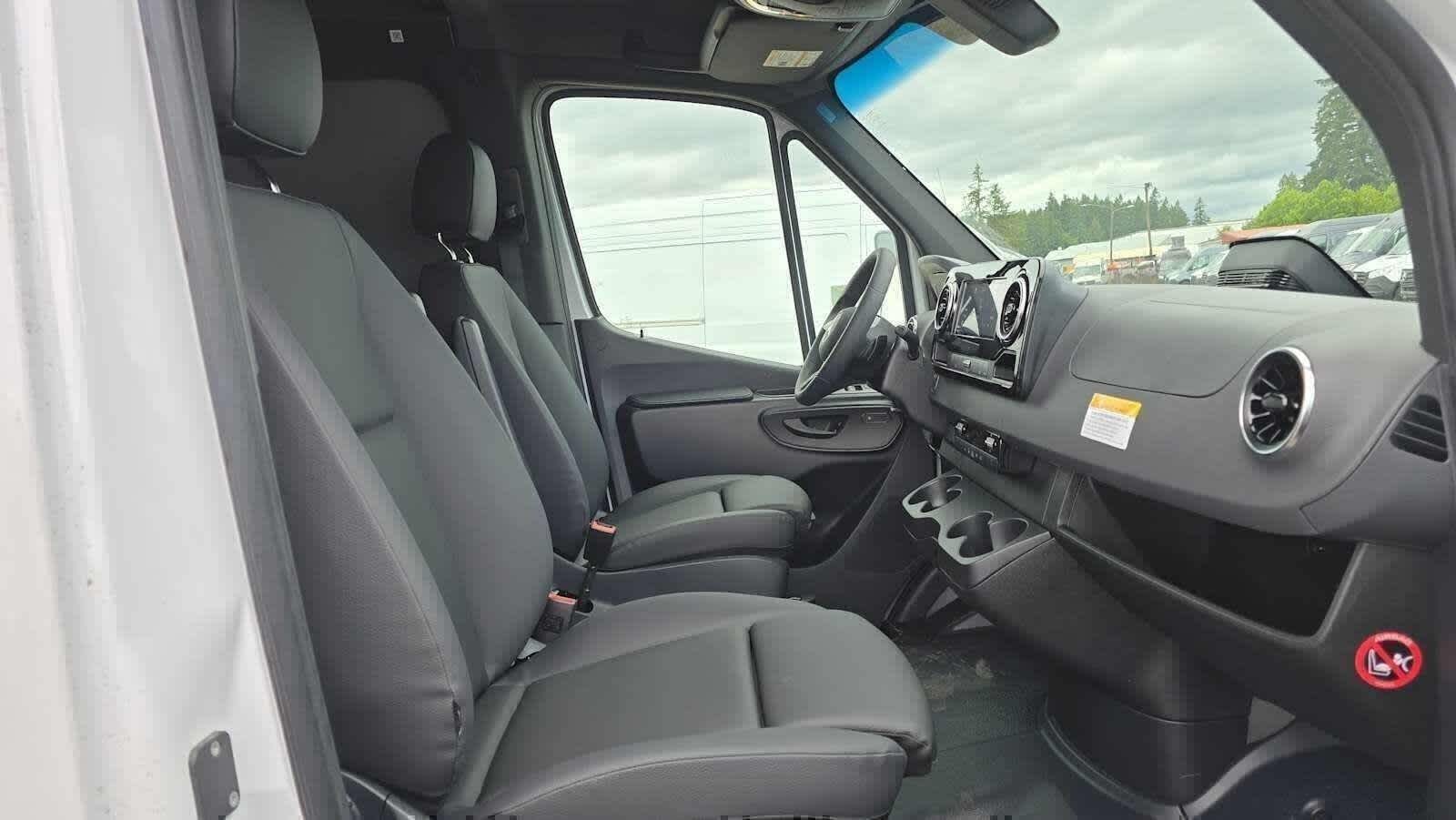 2026 Mercedes-Benz Sprinter 2500 Standard Roof I4 Diesel 144 RWD
